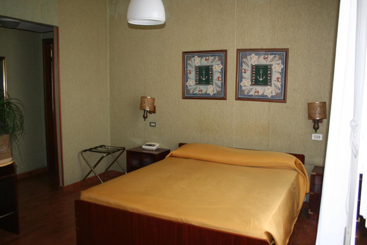 Rosalia Hotel